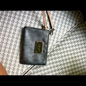 Michael kors wristlet